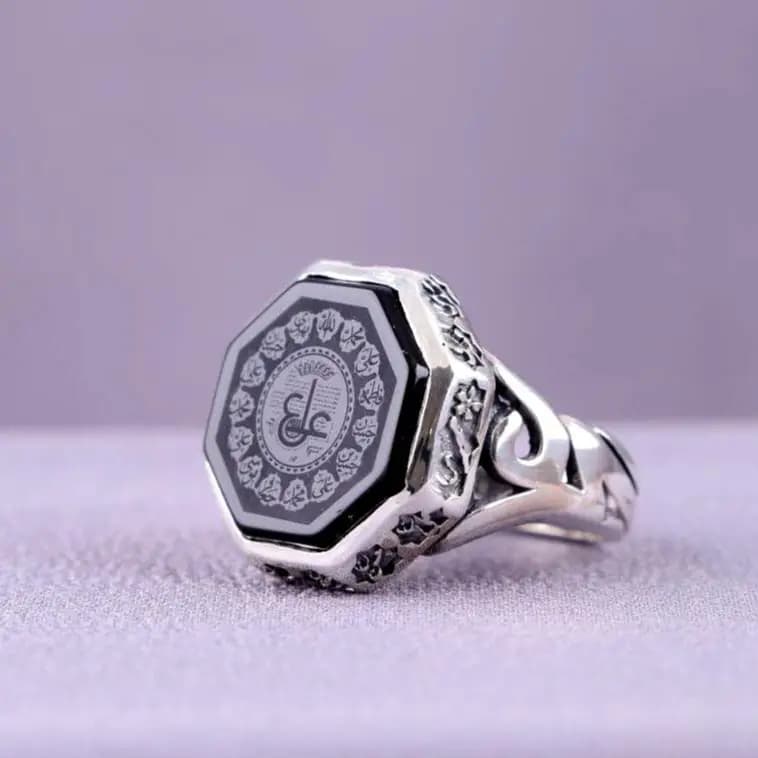 Black Aqeeq (Agate) Ring