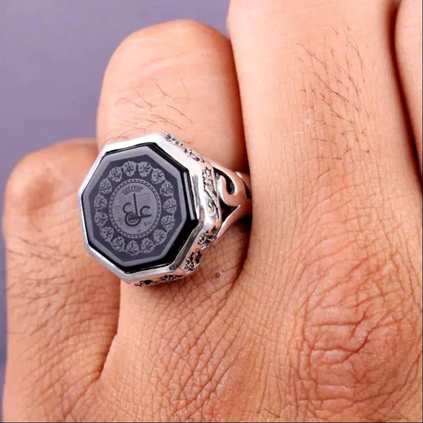 Black Aqeeq (Agate) Ring